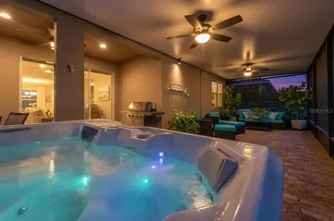 7527 Lantern Park Avenue Apollo Beach FL 33572