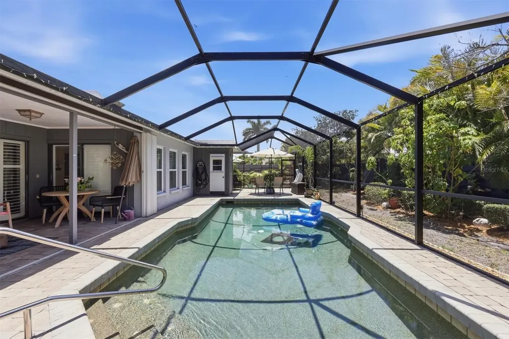 3828 Easton Street Sarasota FL 34238