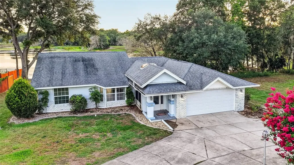 302 E Mirror Lake Drive Fruitland Park FL 34731