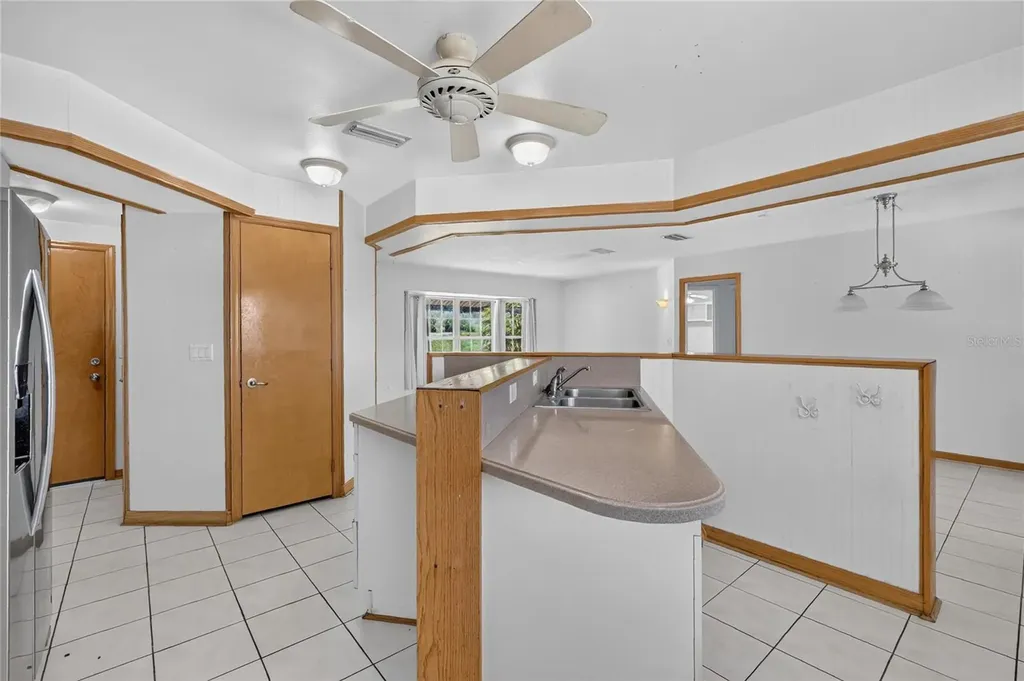 302 E Mirror Lake Drive Fruitland Park FL 34731