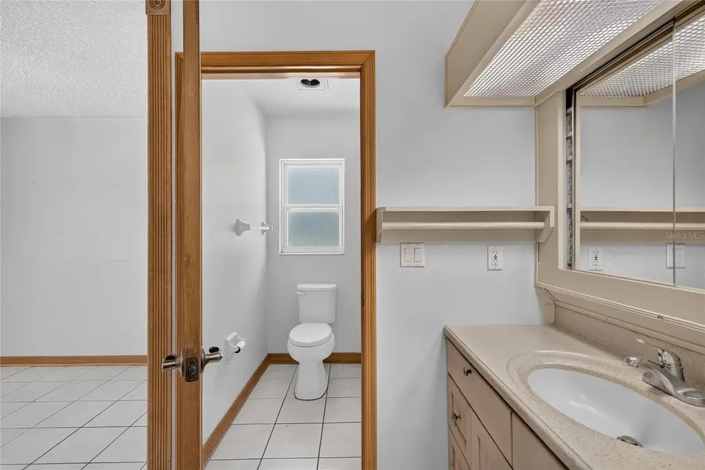 302 E Mirror Lake Drive Fruitland Park FL 34731