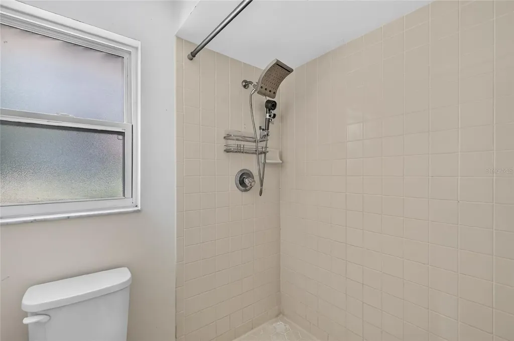 302 E Mirror Lake Drive Fruitland Park FL 34731