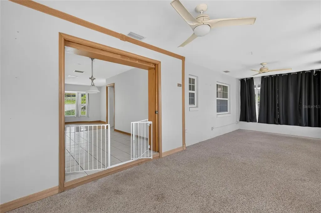 302 E Mirror Lake Drive Fruitland Park FL 34731