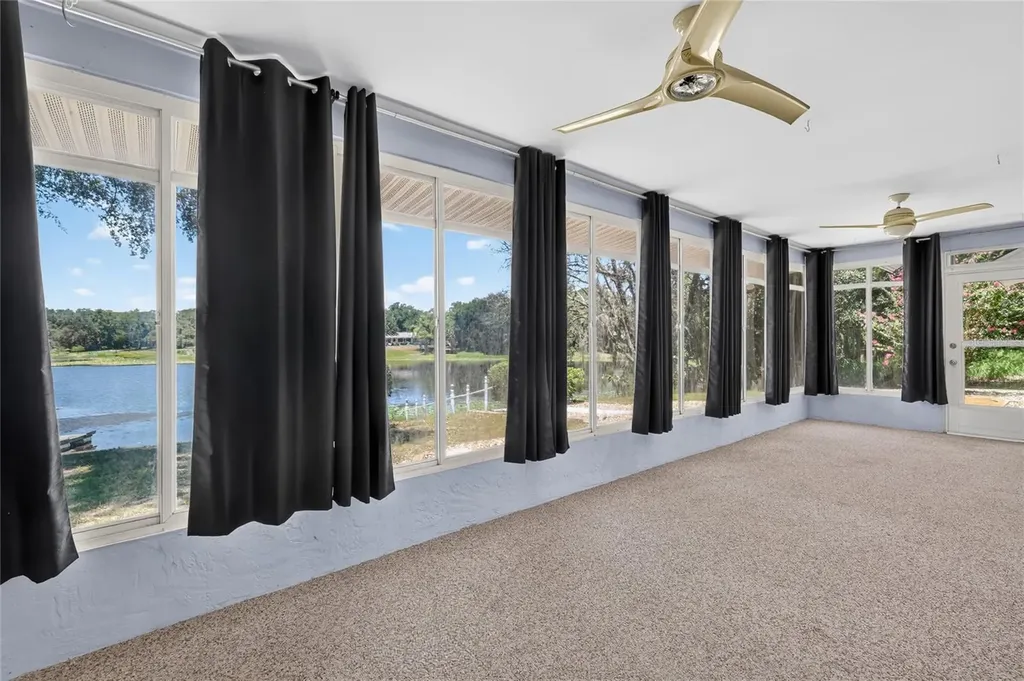302 E Mirror Lake Drive Fruitland Park FL 34731