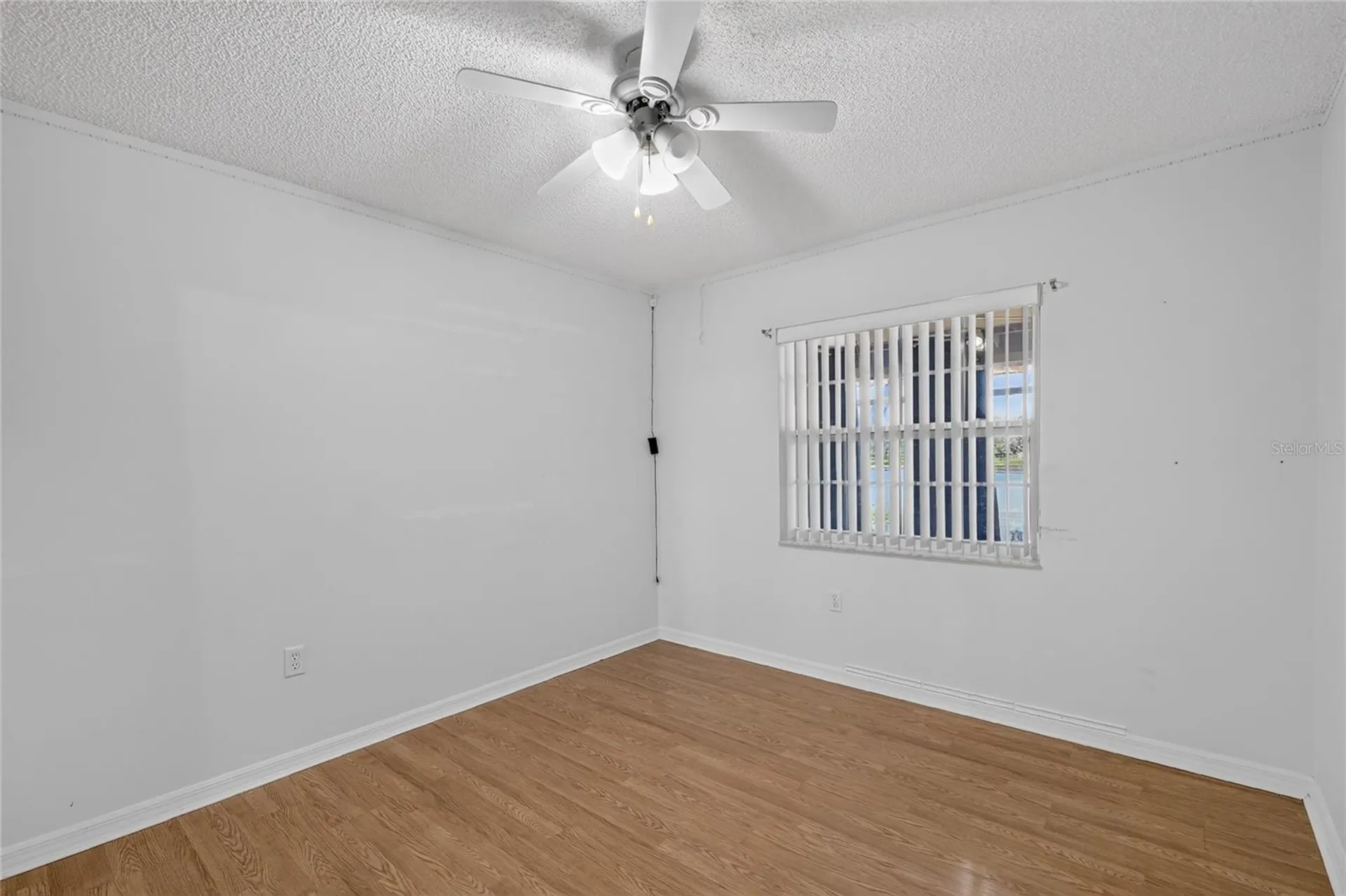 302 E Mirror Lake Drive Fruitland Park FL 34731