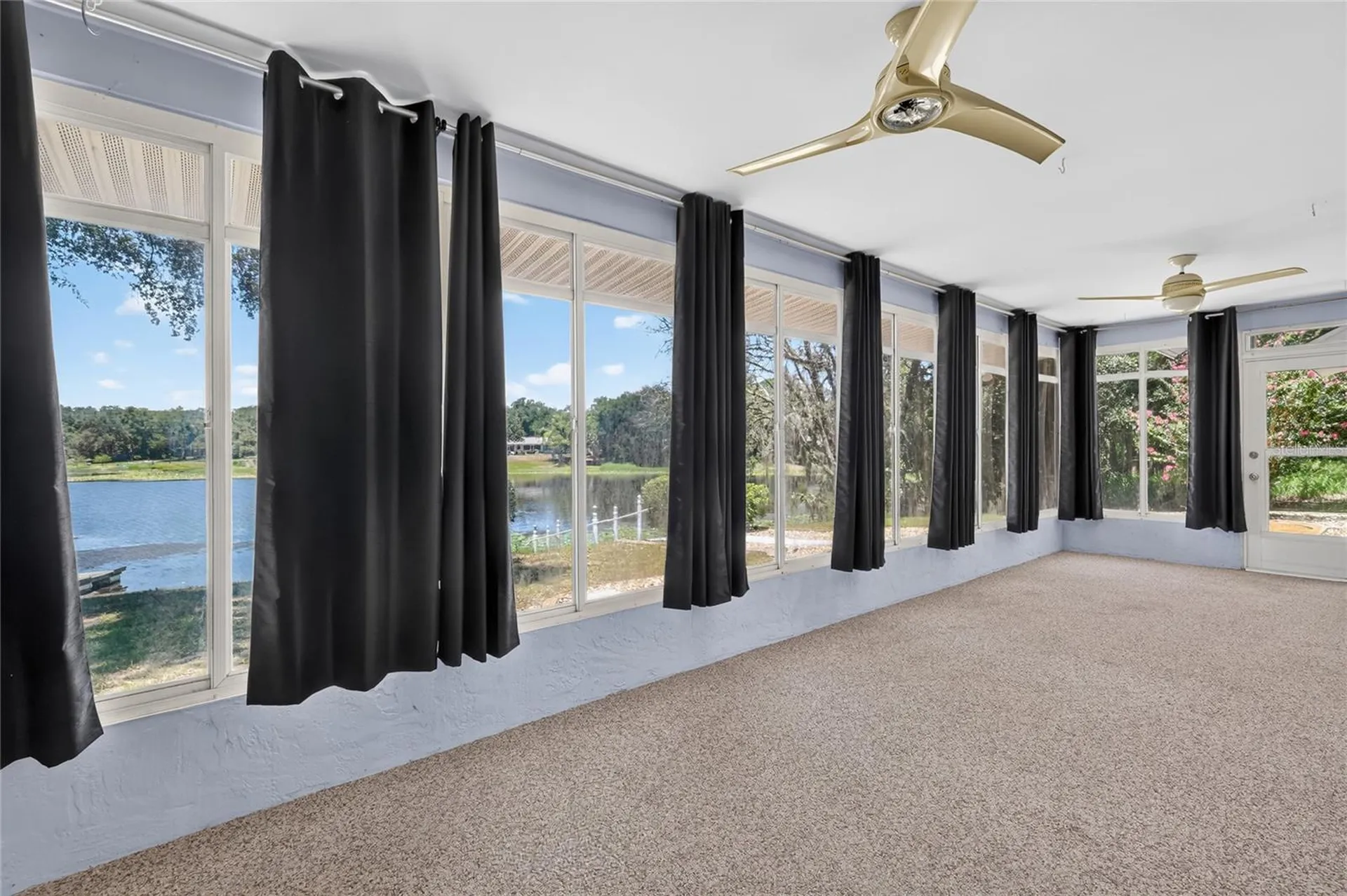 302 E Mirror Lake Drive Fruitland Park FL 34731
