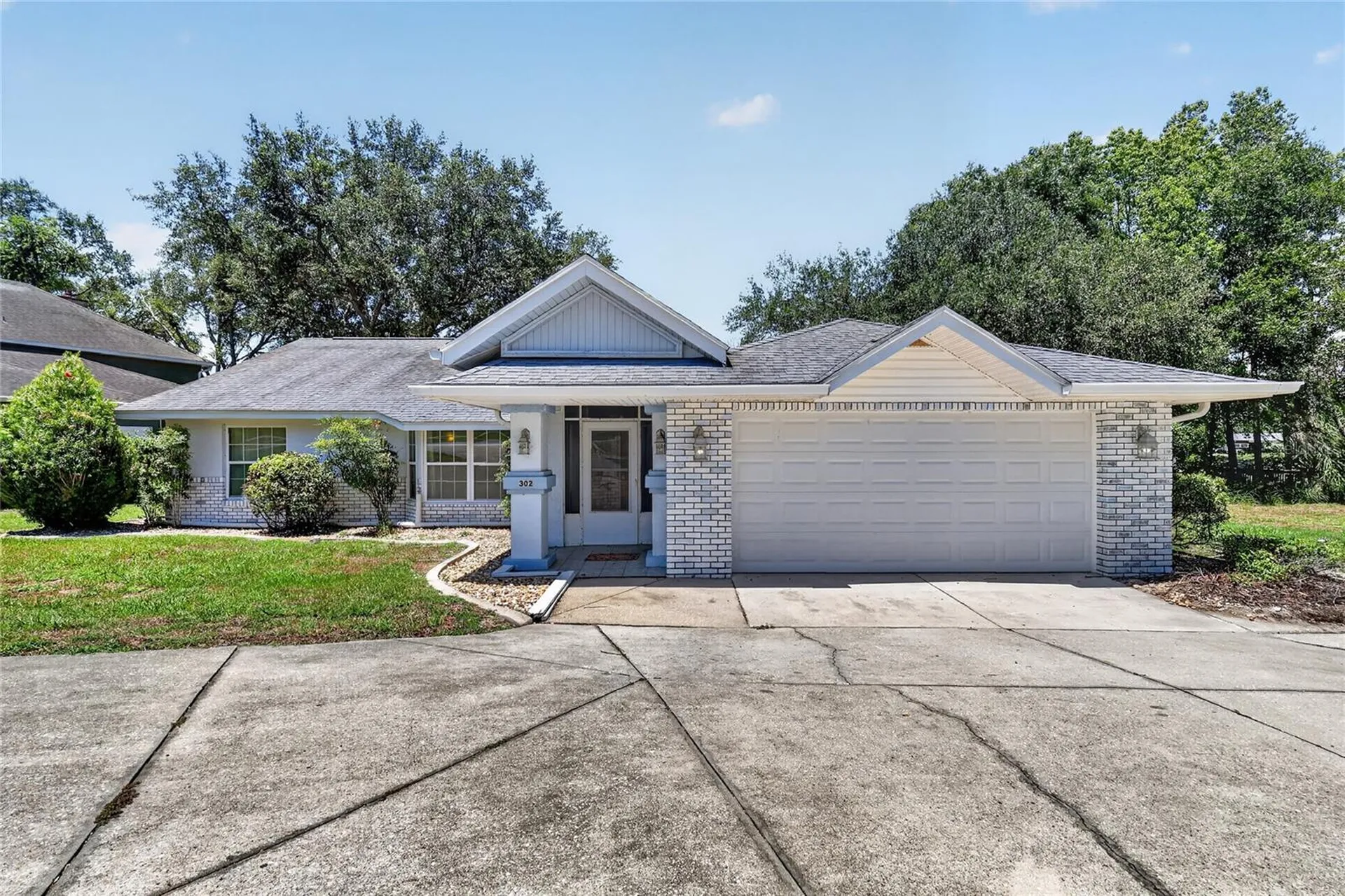 302 E Mirror Lake Drive Fruitland Park FL 34731