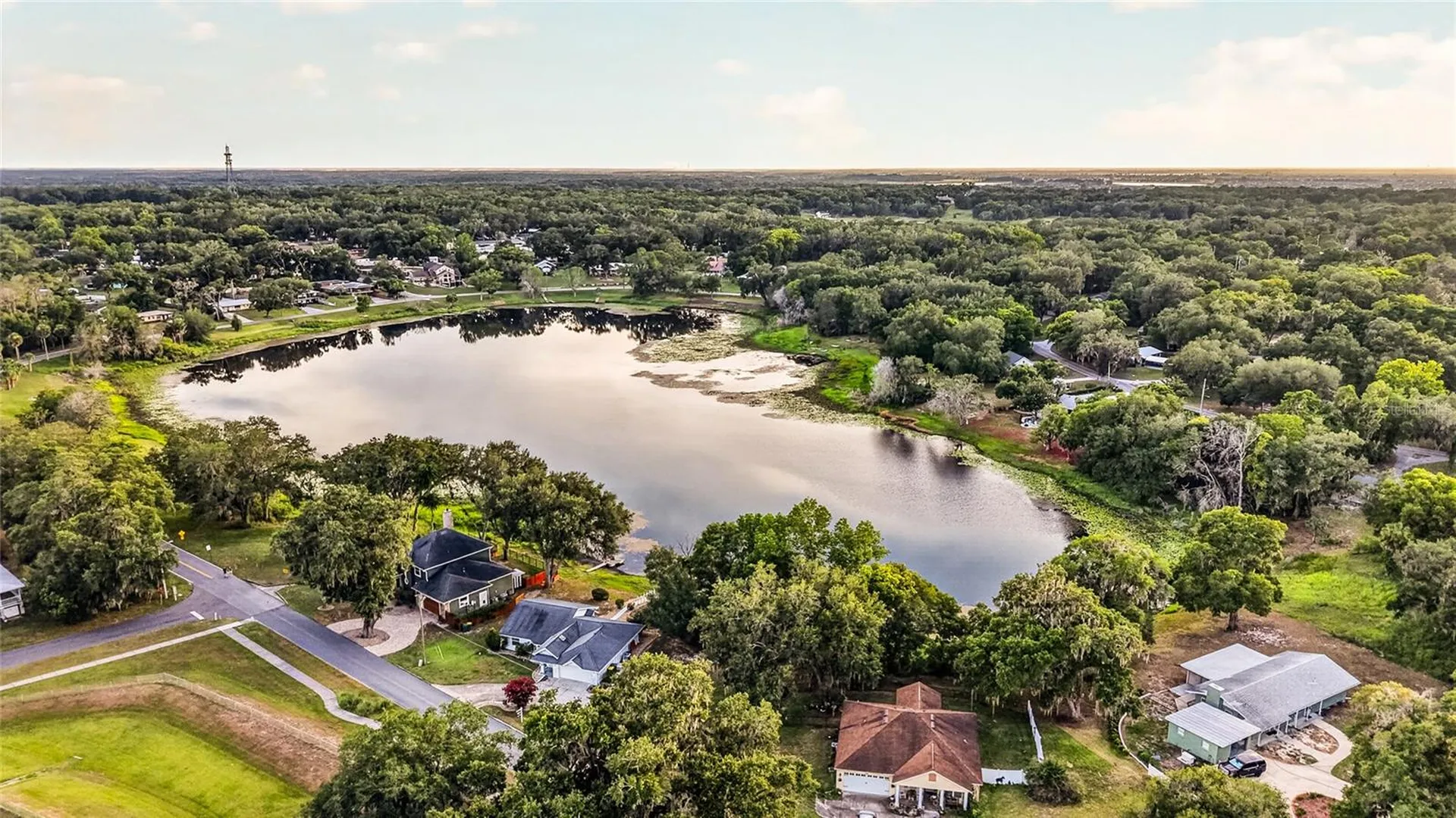 302 E Mirror Lake Drive Fruitland Park FL 34731