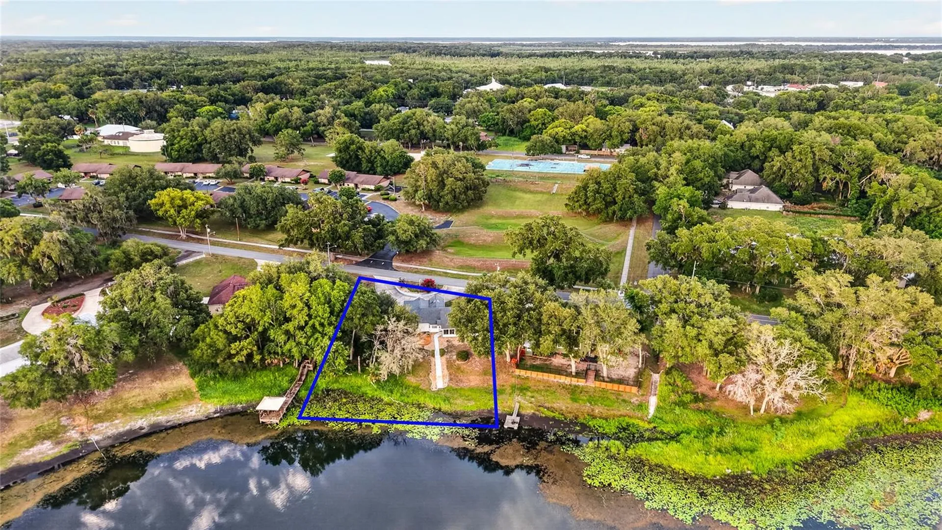 302 E Mirror Lake Drive Fruitland Park FL 34731