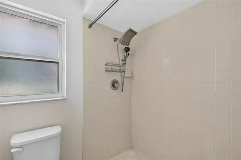 302 E Mirror Lake Drive Fruitland Park FL 34731