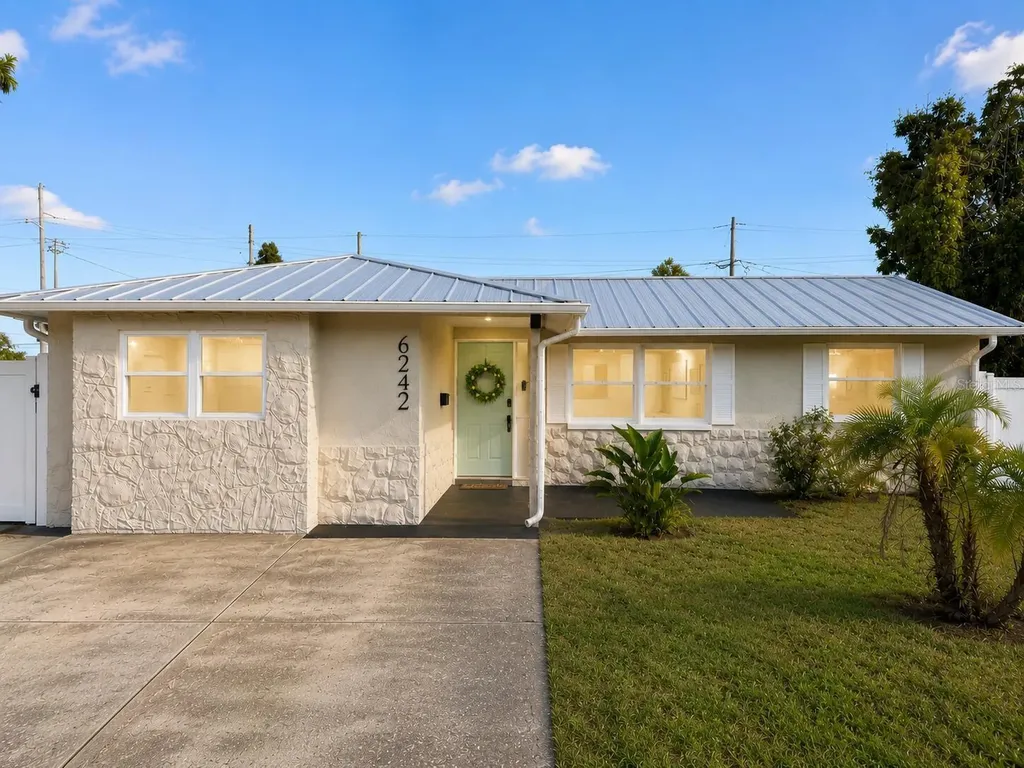 6242 68th Avenue N Pinellas Park FL 33781
