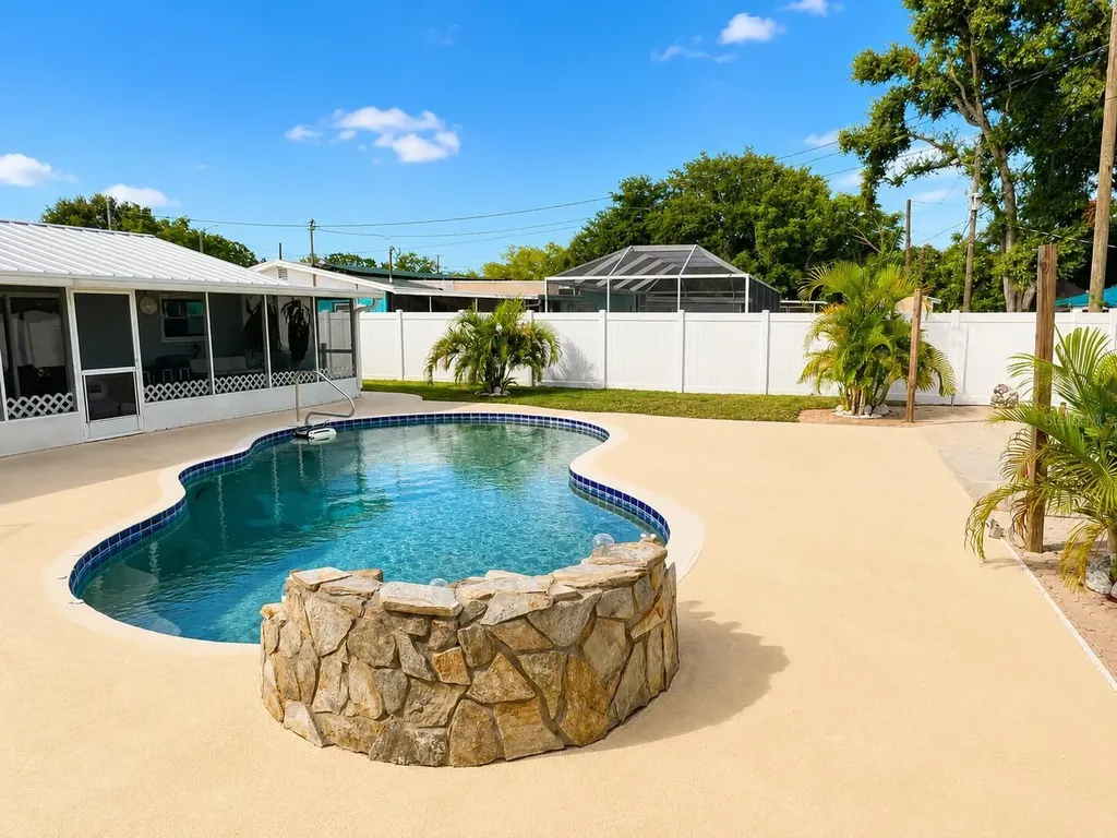 6242 68th Avenue N Pinellas Park FL 33781