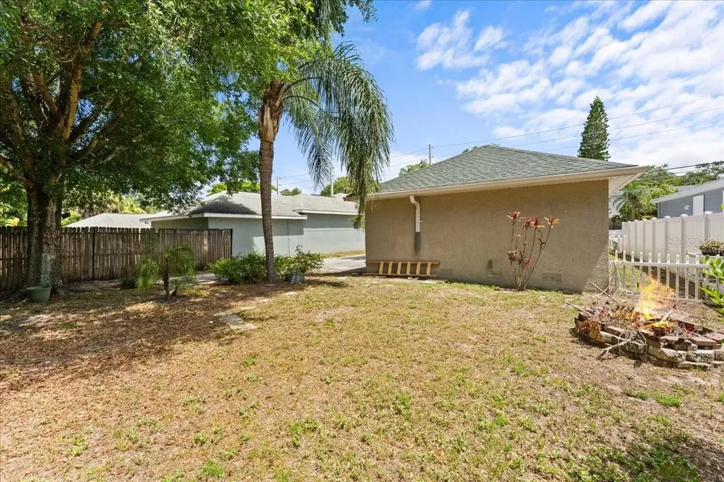 528 E Martin Luther King Jr Drive Tarpon Springs FL 34689