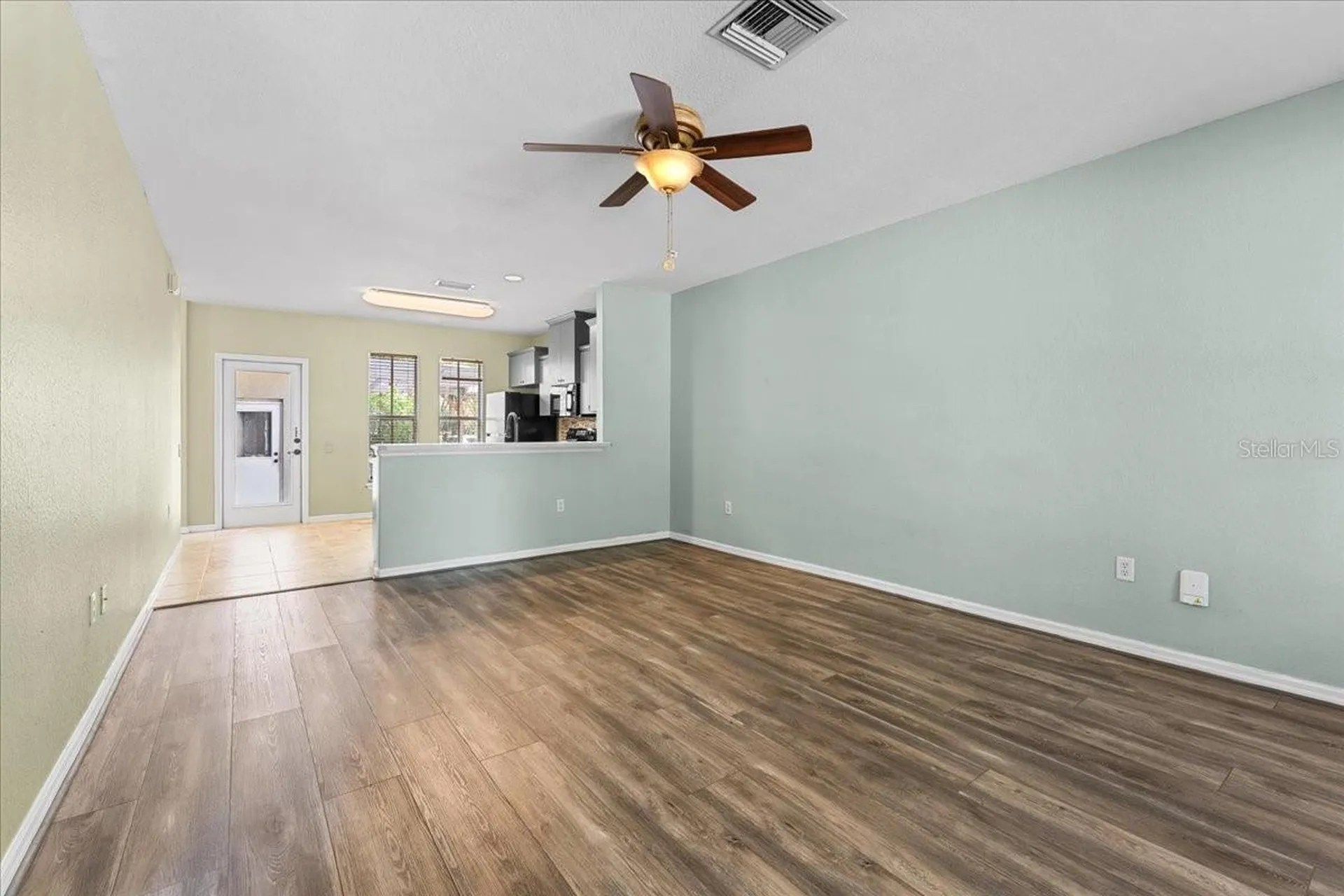 528 E Martin Luther King Jr Drive Tarpon Springs FL 34689