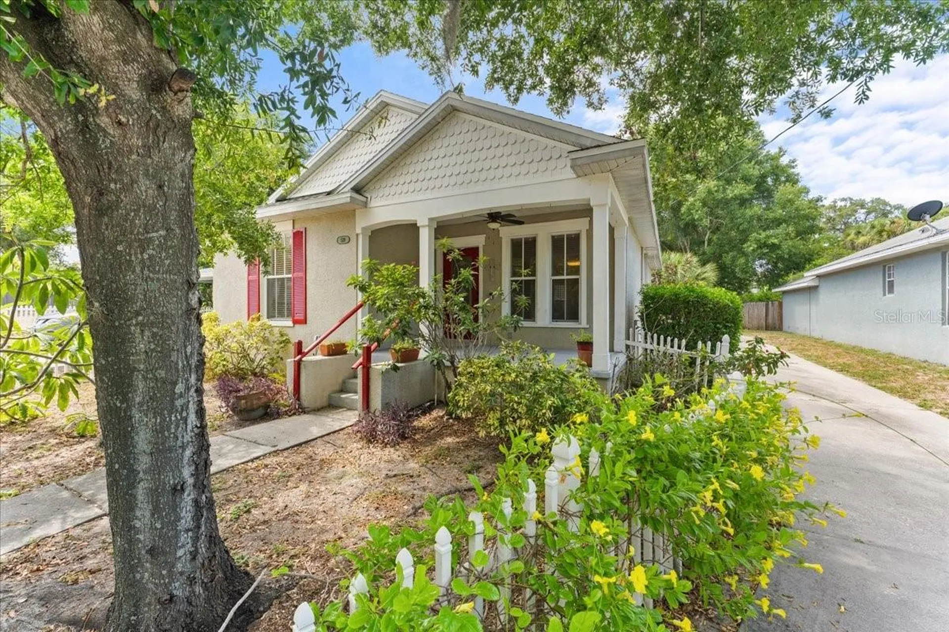 528 E Martin Luther King Jr Drive Tarpon Springs FL 34689