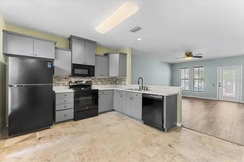 528 E Martin Luther King Jr Drive Tarpon Springs FL 34689