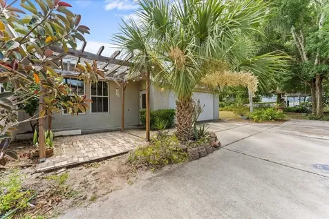 528 E Martin Luther King Jr Drive Tarpon Springs FL 34689
