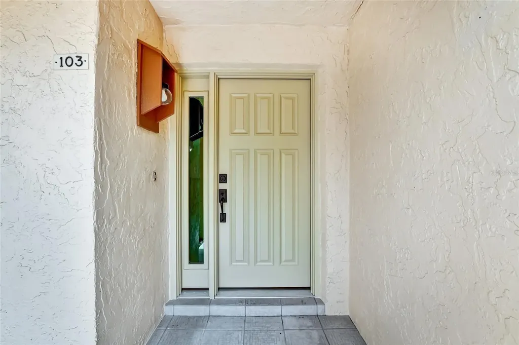 8107 Bardmoor Place Seminole FL 33777