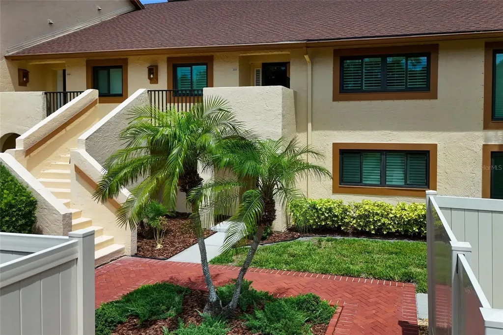 8107 Bardmoor Place Seminole FL 33777