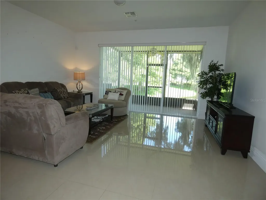 6105 Twain Street Orlando FL 32835