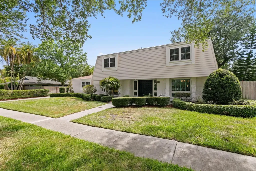 13305 Golf Crest Circle Tampa FL 33618