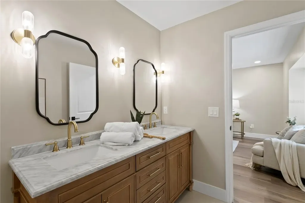 13305 Golf Crest Circle Tampa FL 33618