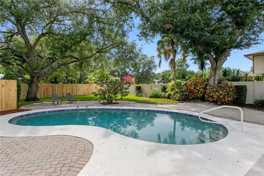 13305 Golf Crest Circle Tampa FL 33618