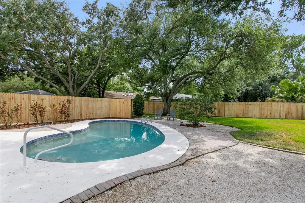 13305 Golf Crest Circle Tampa FL 33618