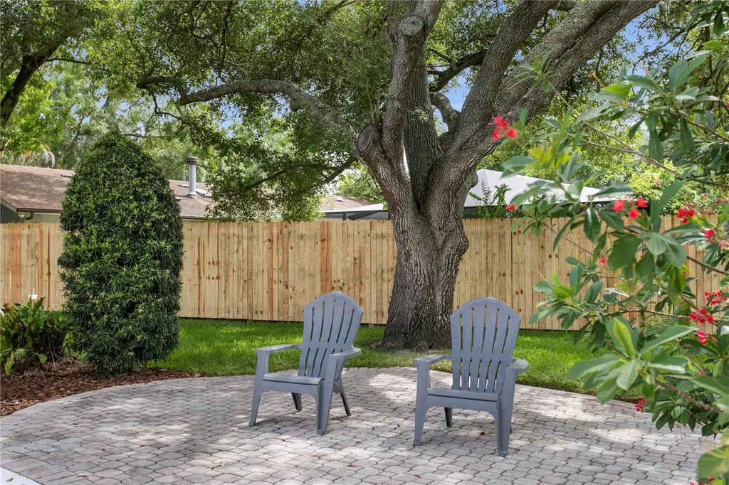 13305 Golf Crest Circle Tampa FL 33618