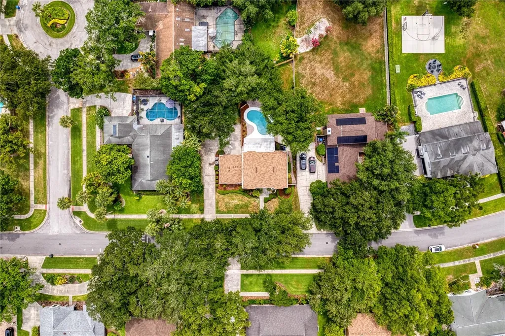 13305 Golf Crest Circle Tampa FL 33618