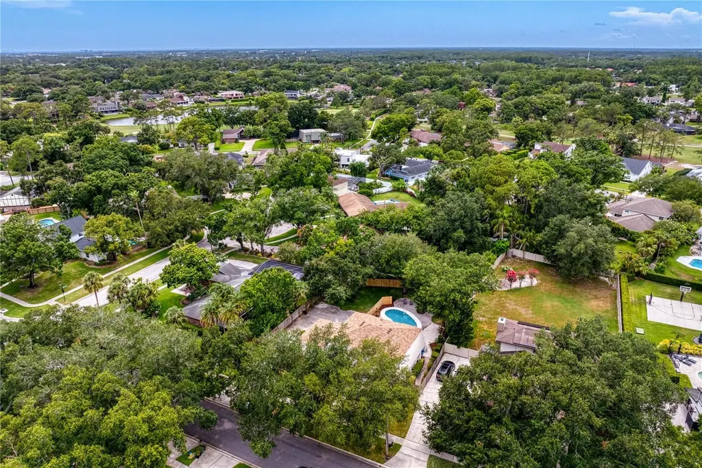 13305 Golf Crest Circle Tampa FL 33618