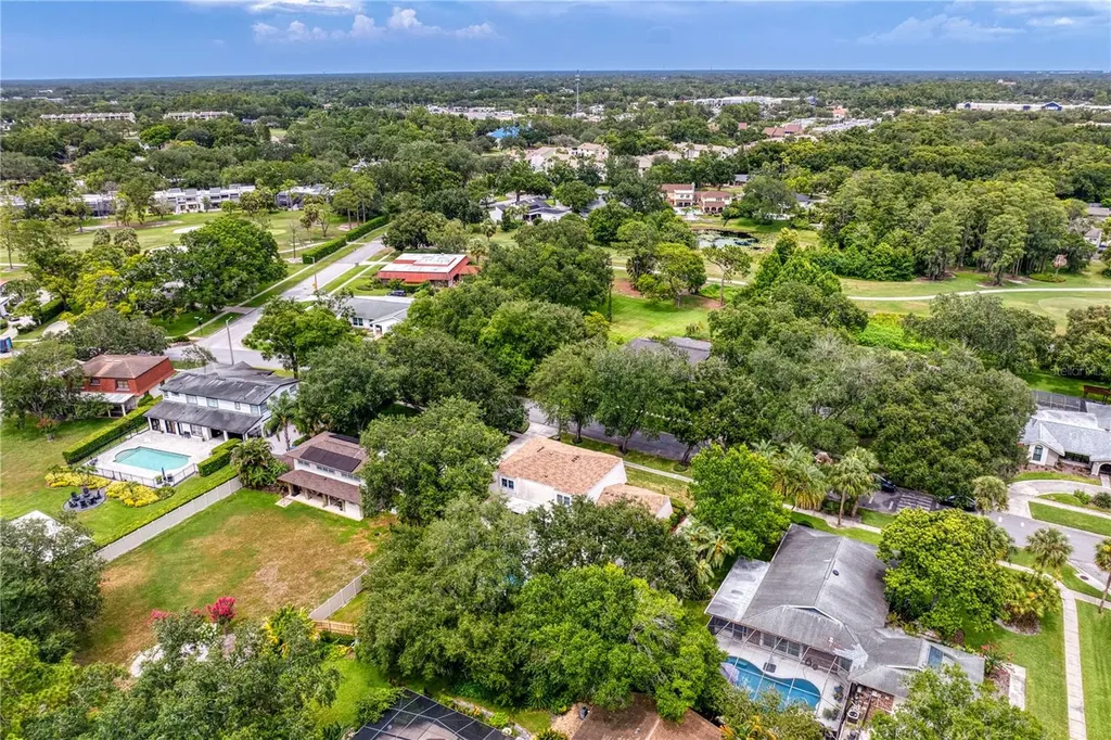 13305 Golf Crest Circle Tampa FL 33618
