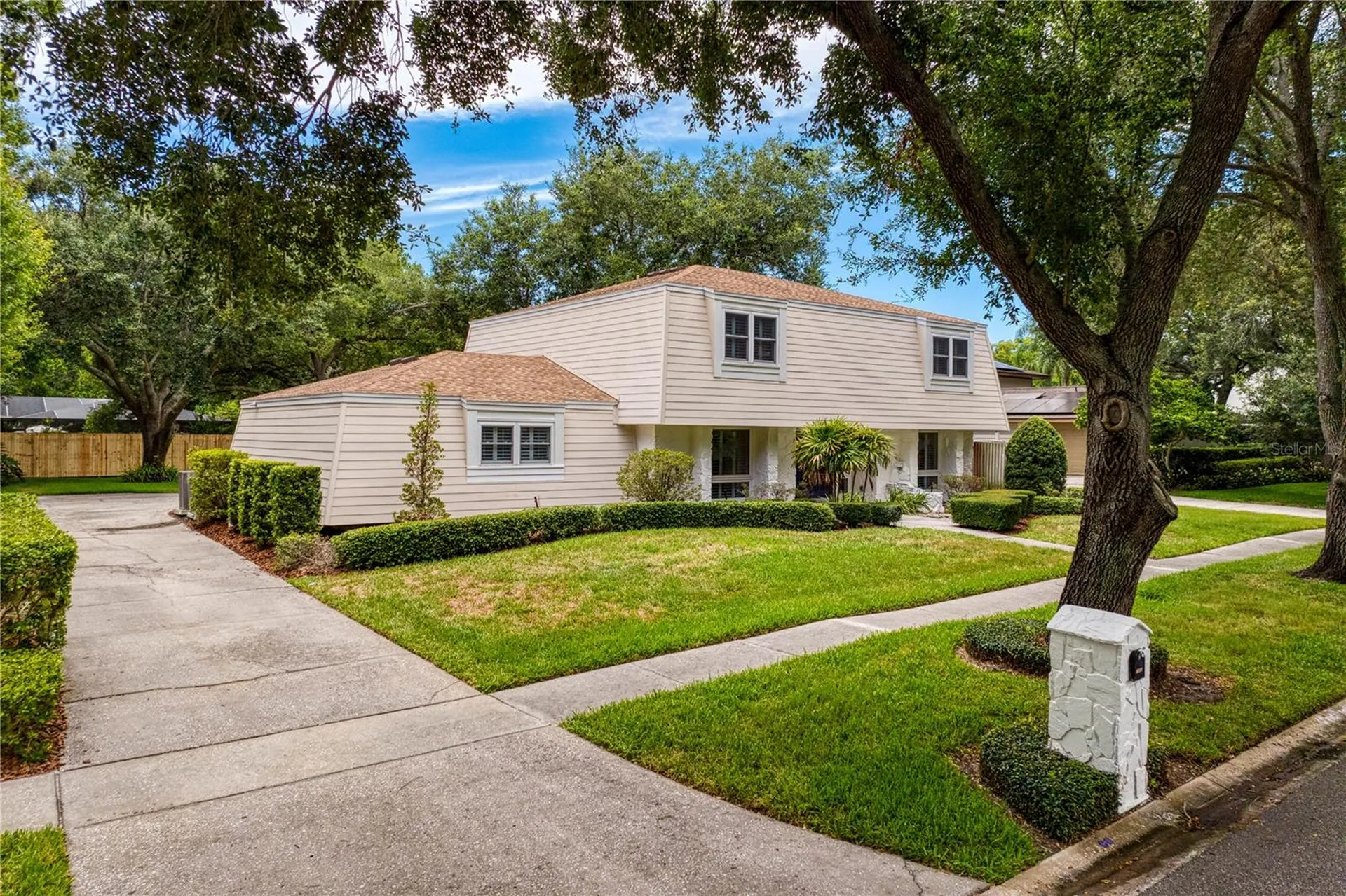 13305 Golf Crest Circle Tampa FL 33618
