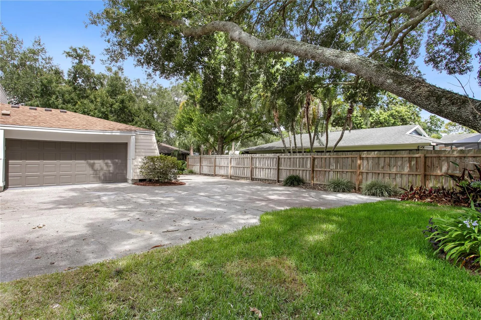 13305 Golf Crest Circle Tampa FL 33618