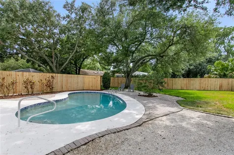 13305 Golf Crest Circle Tampa FL 33618