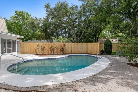 13305 Golf Crest Circle Tampa FL 33618