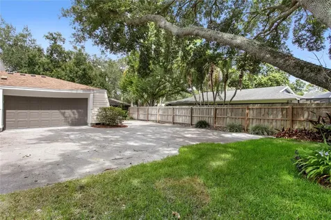 13305 Golf Crest Circle Tampa FL 33618