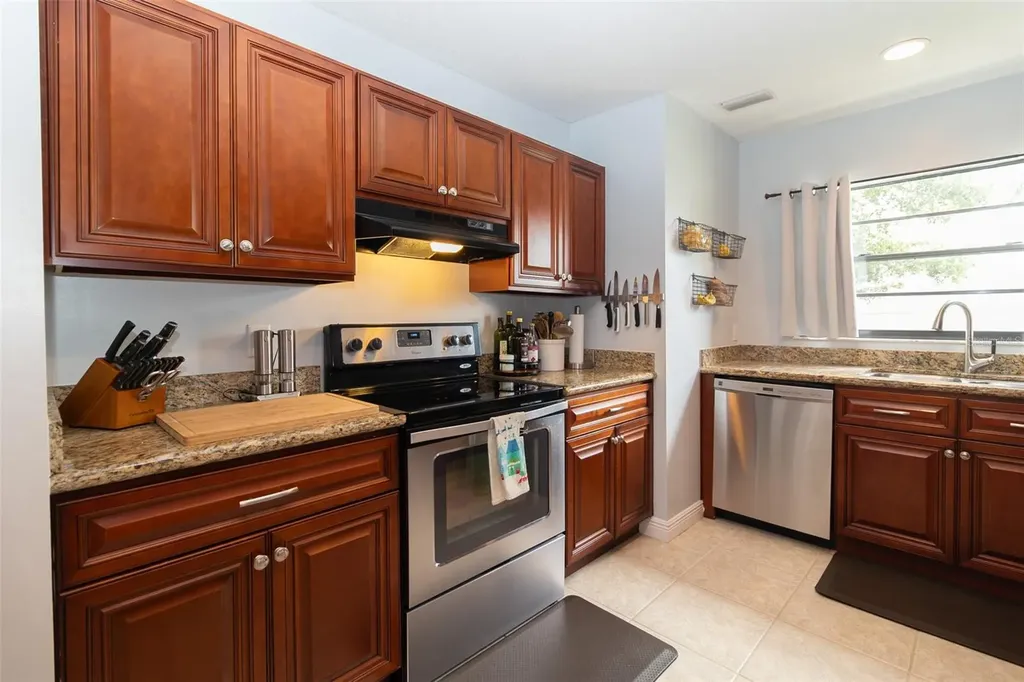 1005 Tranquiview Lane Valrico FL 33594