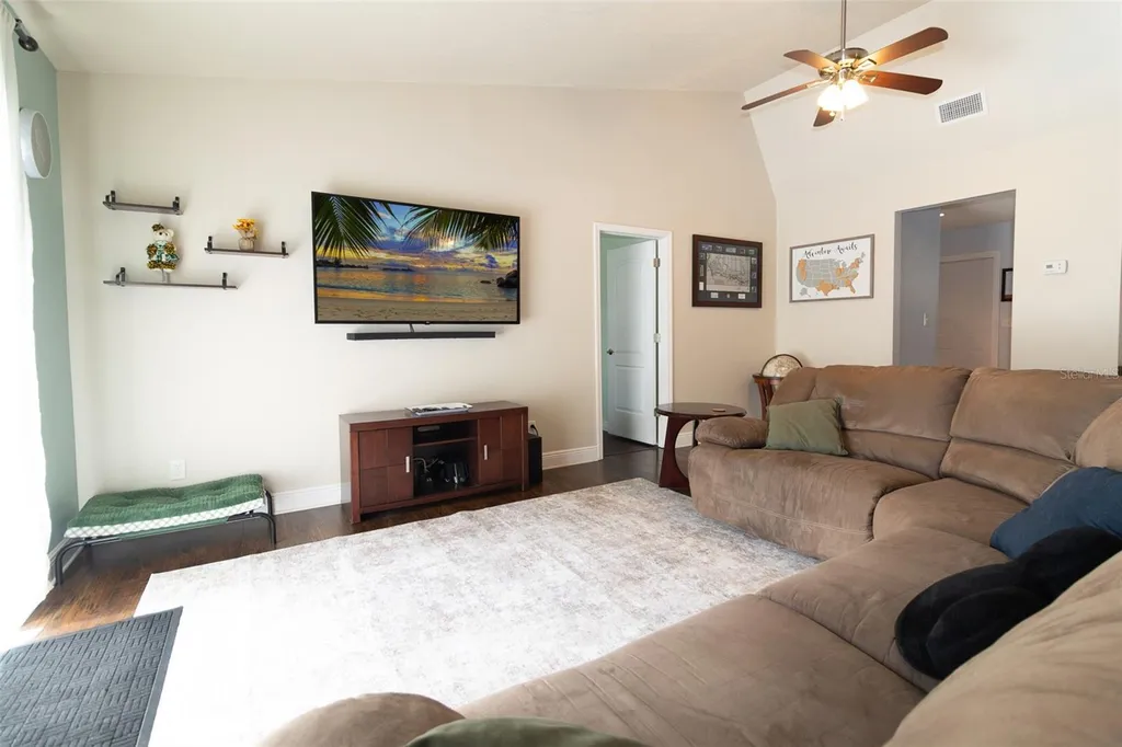 1005 Tranquiview Lane Valrico FL 33594