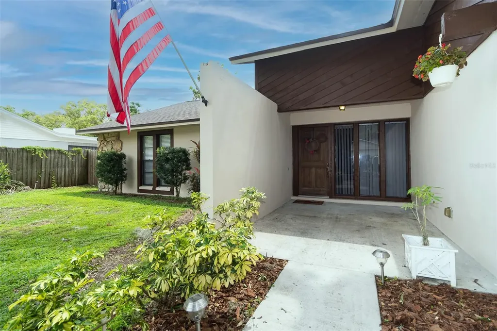 1005 Tranquiview Lane Valrico FL 33594