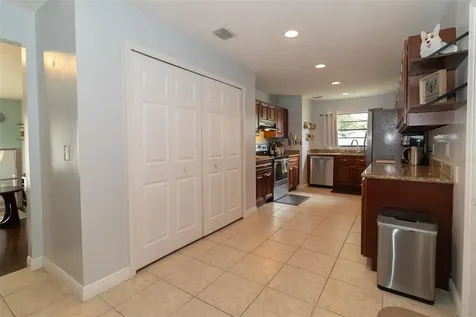1005 Tranquiview Lane Valrico FL 33594