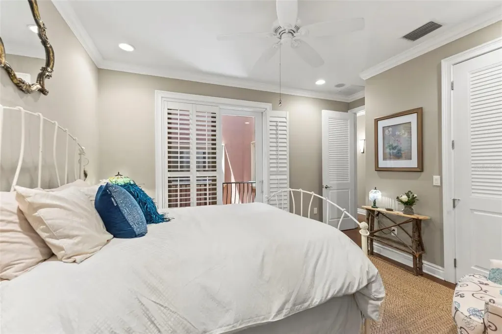 3819 W Dale Avenue Tampa FL 33609