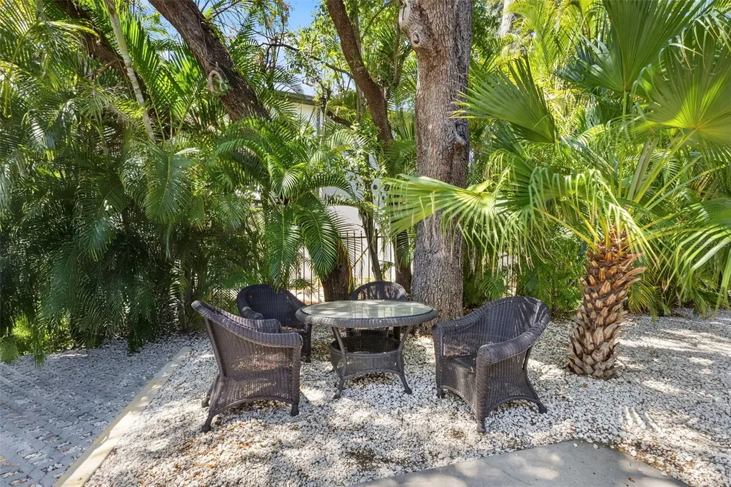 3819 W Dale Avenue Tampa FL 33609