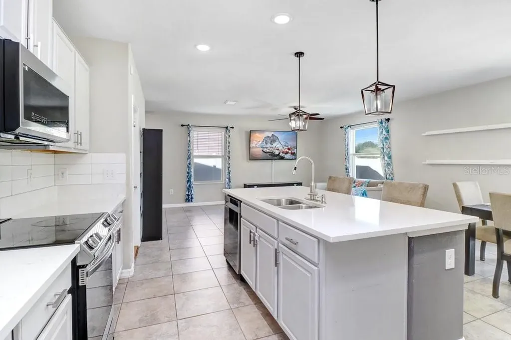 14855 Crescent Rock Drive Wimauma FL 33598