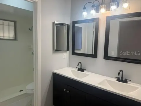 5301 Pinebury Court Orlando FL 32808