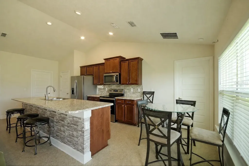 7733 Sloewood Drive Leesburg FL 34748