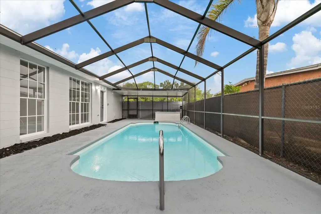 1130 Dogwood Avenue Tampa FL 33613