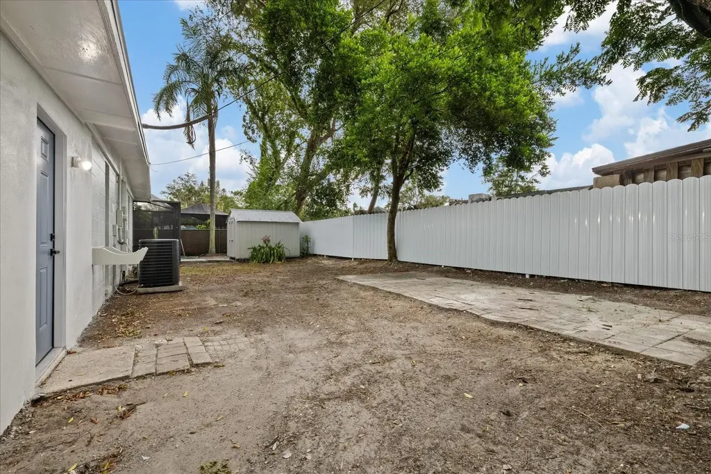 1130 Dogwood Avenue Tampa FL 33613