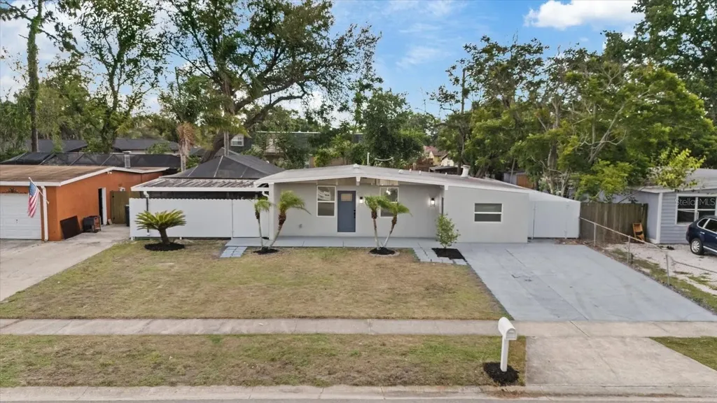 1130 Dogwood Avenue Tampa FL 33613
