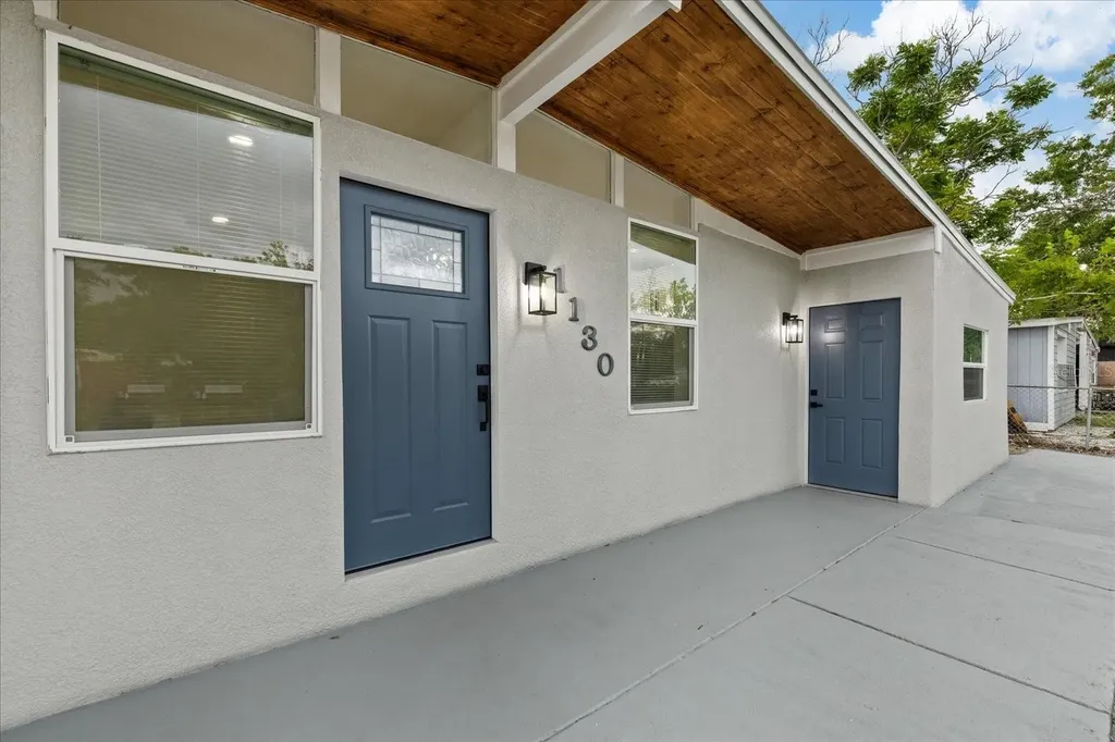 1130 Dogwood Avenue Tampa FL 33613